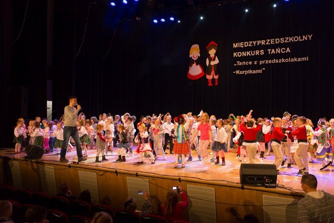 Konkurs taneczny „Tańce z przedszkolami Kurpikami” [ZDJĘCIA] - zdjęcie #45 - eOstroleka.pl