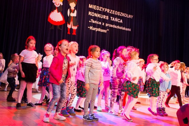 Konkurs taneczny „Tańce z przedszkolami Kurpikami” [ZDJĘCIA] - zdjęcie #47 - eOstroleka.pl