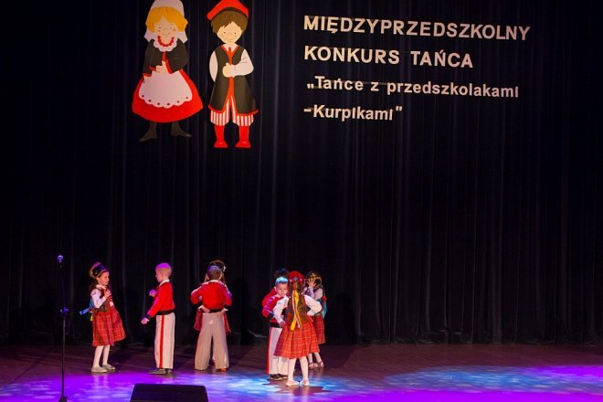 Konkurs taneczny „Tańce z przedszkolami Kurpikami” [ZDJĘCIA] - zdjęcie #77 - eOstroleka.pl