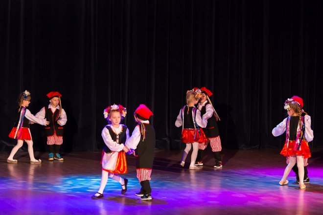 Konkurs taneczny „Tańce z przedszkolami Kurpikami” [ZDJĘCIA] - zdjęcie #115 - eOstroleka.pl
