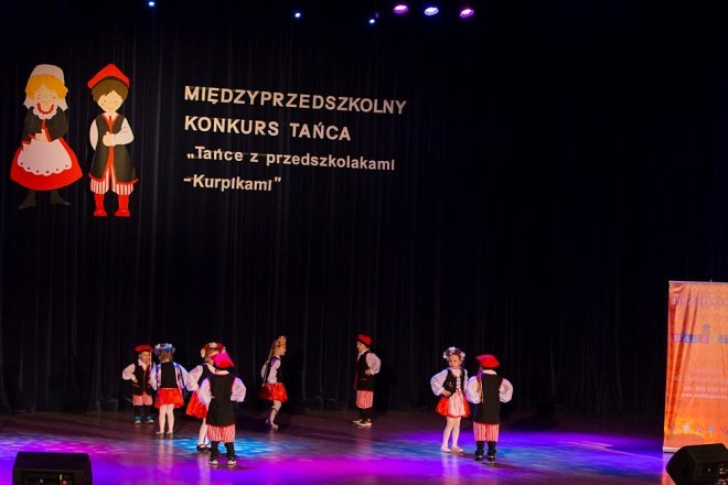 Konkurs taneczny „Tańce z przedszkolami Kurpikami” [ZDJĘCIA] - zdjęcie #52 - eOstroleka.pl