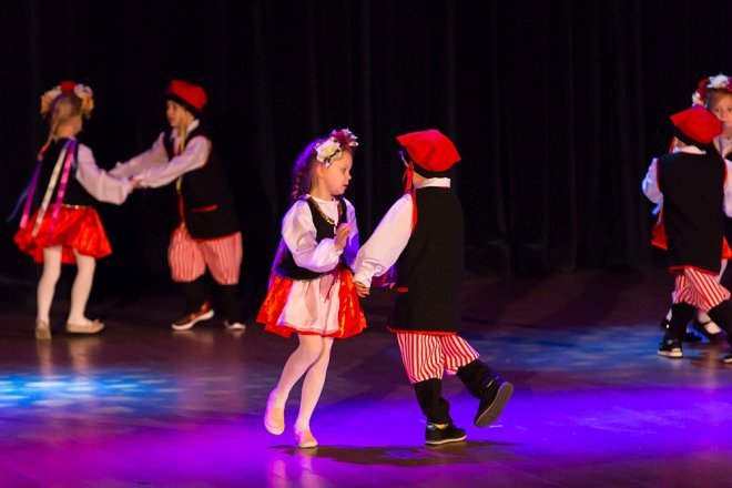 Konkurs taneczny „Tańce z przedszkolami Kurpikami” [ZDJĘCIA] - zdjęcie #60 - eOstroleka.pl