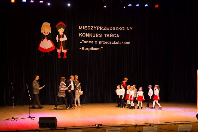 Konkurs taneczny „Tańce z przedszkolami Kurpikami” [ZDJĘCIA] - zdjęcie #98 - eOstroleka.pl