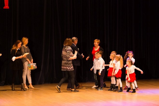 Konkurs taneczny „Tańce z przedszkolami Kurpikami” [ZDJĘCIA] - zdjęcie #100 - eOstroleka.pl