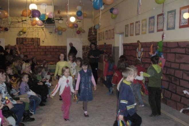 Zabawa choinkowa w Przedszkolu Miejskim nr 7 (28.01.2010) - zdjęcie #5 - eOstroleka.pl