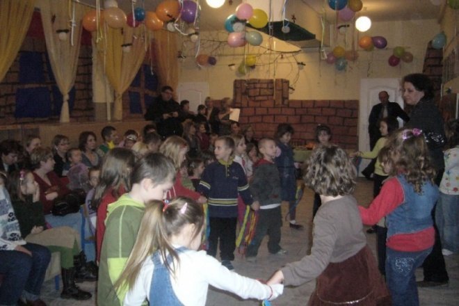 Zabawa choinkowa w Przedszkolu Miejskim nr 7 (28.01.2010) - zdjęcie #4 - eOstroleka.pl