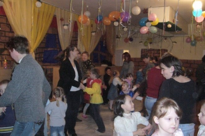 Zabawa choinkowa w Przedszkolu Miejskim nr 7 (28.01.2010) - zdjęcie #3 - eOstroleka.pl