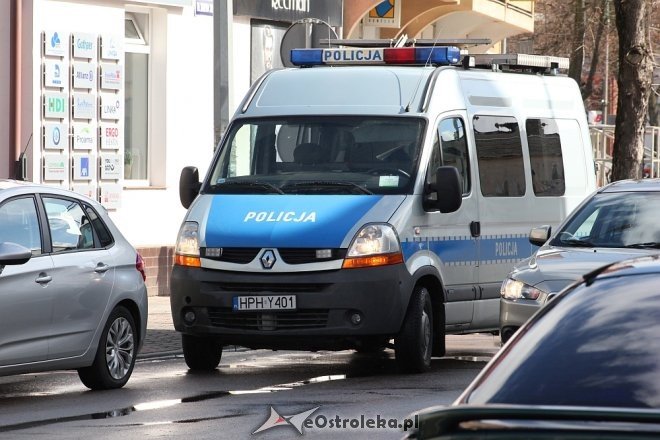 Kolejne wymuszenie i kolizja w centrum Ostrołęki [ZDJĘCIA] - zdjęcie #6 - eOstroleka.pl