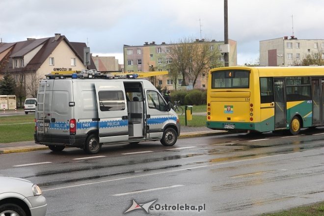 Ostrołęka: Kolizja z udziałem autobusu na ulicy Steyera [06.04.2017] - zdjęcie #1 - eOstroleka.pl