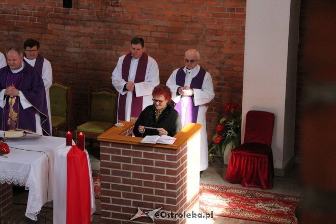Ostrołęczanie oddali hołd ofiarom Zbrodni Katyńskiej i katastrofy pod Smoleńskiem [ZDJĘCIA] - zdjęcie #78 - eOstroleka.pl