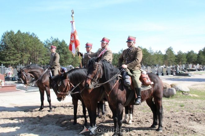 Ostrołęczanie oddali hołd ofiarom Zbrodni Katyńskiej i katastrofy pod Smoleńskiem [ZDJĘCIA] - zdjęcie #66 - eOstroleka.pl