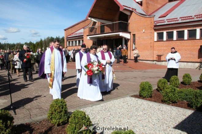 Ostrołęczanie oddali hołd ofiarom Zbrodni Katyńskiej i katastrofy pod Smoleńskiem [ZDJĘCIA] - zdjęcie #54 - eOstroleka.pl