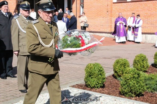Ostrołęczanie oddali hołd ofiarom Zbrodni Katyńskiej i katastrofy pod Smoleńskiem [ZDJĘCIA] - zdjęcie #49 - eOstroleka.pl