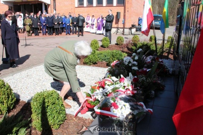 Ostrołęczanie oddali hołd ofiarom Zbrodni Katyńskiej i katastrofy pod Smoleńskiem [ZDJĘCIA] - zdjęcie #86 - eOstroleka.pl