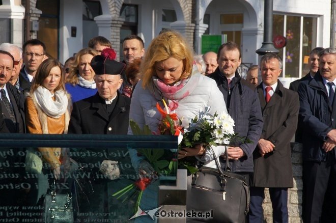 Miejskie obchody 7. rocznicy katastrofy pod Smoleńskiem [10.04.2017] - zdjęcie #38 - eOstroleka.pl