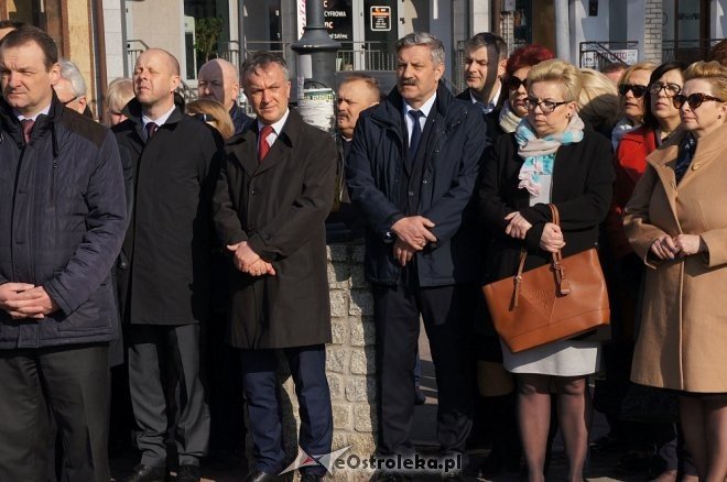 Miejskie obchody 7. rocznicy katastrofy pod Smoleńskiem [10.04.2017] - zdjęcie #32 - eOstroleka.pl