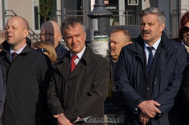 Miejskie obchody 7. rocznicy katastrofy pod Smoleńskiem [10.04.2017] - zdjęcie #31 - eOstroleka.pl