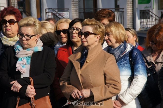 Miejskie obchody 7. rocznicy katastrofy pod Smoleńskiem [10.04.2017] - zdjęcie #29 - eOstroleka.pl