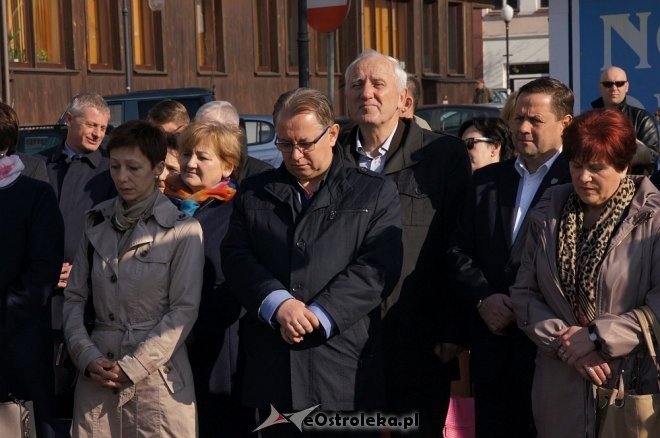 Miejskie obchody 7. rocznicy katastrofy pod Smoleńskiem [10.04.2017] - zdjęcie #26 - eOstroleka.pl