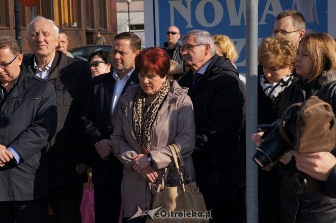 Miejskie obchody 7. rocznicy katastrofy pod Smoleńskiem [10.04.2017] - zdjęcie #25 - eOstroleka.pl