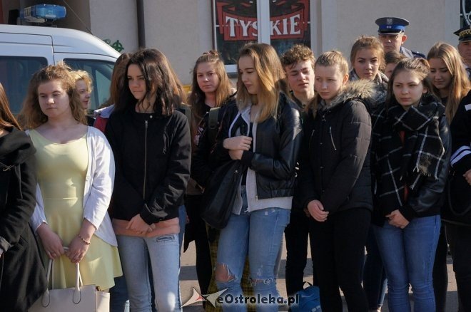 Miejskie obchody 7. rocznicy katastrofy pod Smoleńskiem [10.04.2017] - zdjęcie #21 - eOstroleka.pl