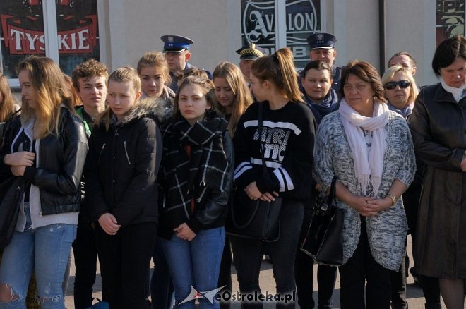 Miejskie obchody 7. rocznicy katastrofy pod Smoleńskiem [10.04.2017] - zdjęcie #20 - eOstroleka.pl