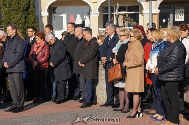 Miejskie obchody 7. rocznicy katastrofy pod Smoleńskiem [10.04.2017] - zdjęcie #6 - eOstroleka.pl