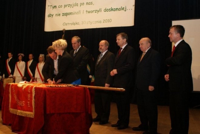 Otwarcie Szpitala im. Józefa Psarskiego (30.01.2010) - zdjęcie #126 - eOstroleka.pl