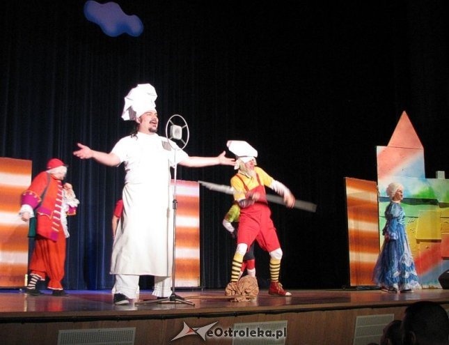 Ostrołęka: Teatralna podróż z Koziołkiem Matołkiem w roli przewodnika [ZDJĘCIA] - zdjęcie #6 - eOstroleka.pl