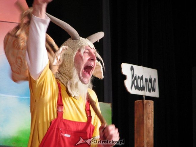 Ostrołęka: Teatralna podróż z Koziołkiem Matołkiem w roli przewodnika [ZDJĘCIA] - zdjęcie #1 - eOstroleka.pl
