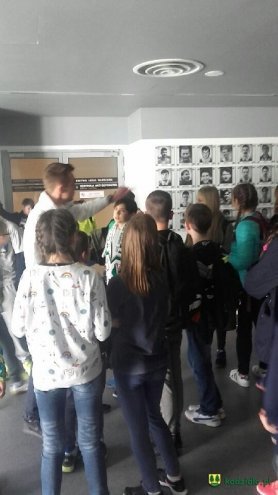 Uczniowie z gminy Kadzidło na stadionie Legii Warszawa [ZDJĘCIA] - zdjęcie #7 - eOstroleka.pl