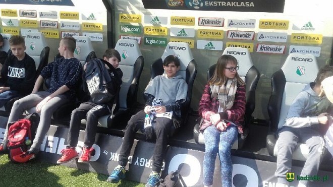 Uczniowie z gminy Kadzidło na stadionie Legii Warszawa [ZDJĘCIA] - zdjęcie #6 - eOstroleka.pl