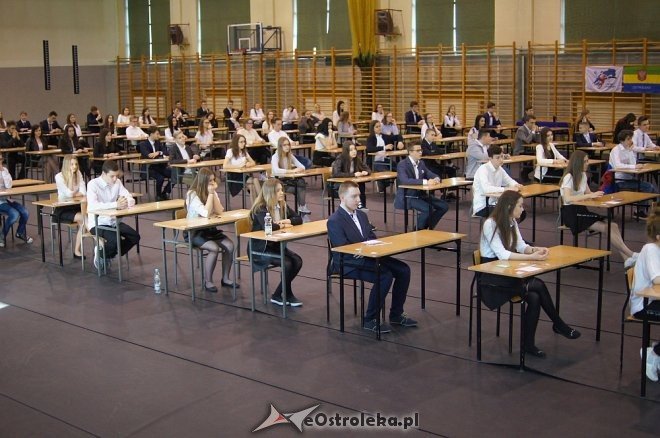 Egzamin gimnazjalny 2017 [19.04.2017] - zdjęcie #14 - eOstroleka.pl