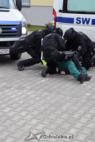 Bójka podczas odwiedzin i próba ucieczki w Zakładzie Karnym w Przytułach Starych [20.04.2017] - zdjęcie #2 - eOstroleka.pl