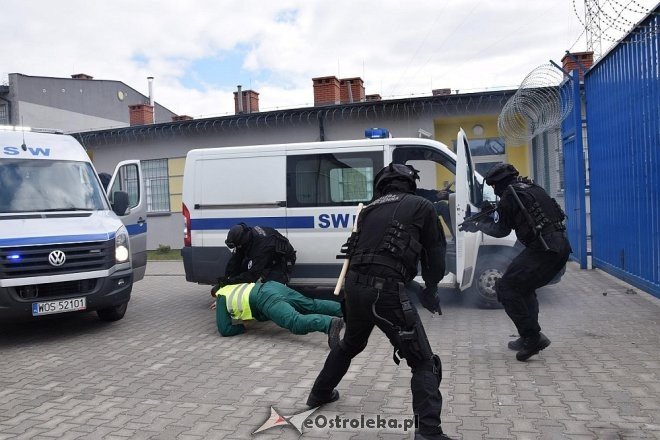 Bójka podczas odwiedzin i próba ucieczki w Zakładzie Karnym w Przytułach Starych [20.04.2017] - zdjęcie #7 - eOstroleka.pl