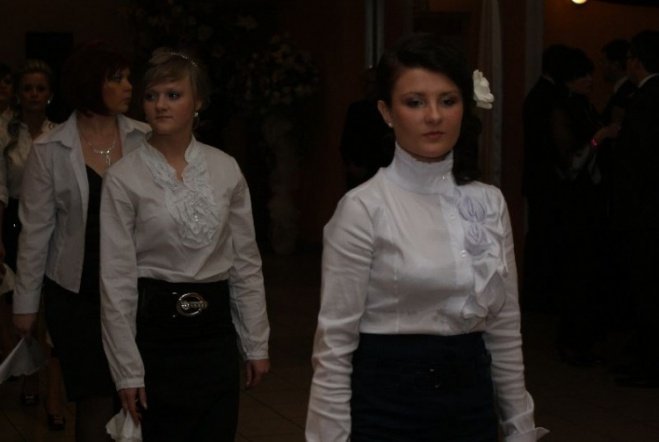 Studniówka 2010 - ZSZ Nr 2 (30.01.2010) - zdjęcie #50 - eOstroleka.pl