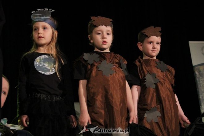 XV Przegląd Dziecięcej Ekologicznej Twórczości Scenicznej [ZDJĘCIA] - zdjęcie #10 - eOstroleka.pl