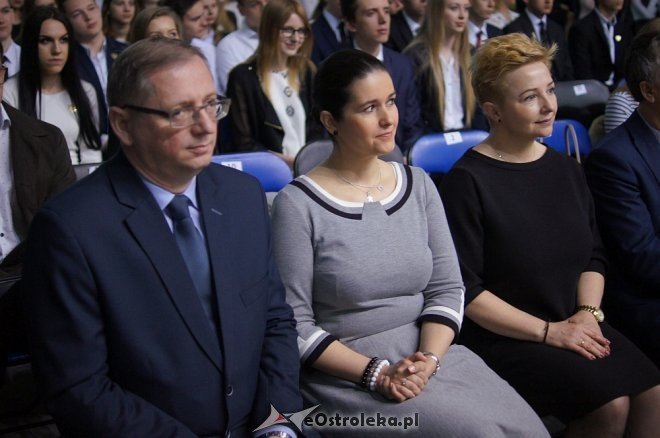 Zakończenie roku szkolnego w I LO w Ostrołęce [28.04.2017] - zdjęcie #17 - eOstroleka.pl