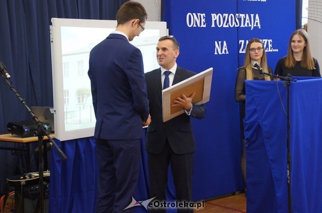Zakończenie roku szkolnego klas maturalnych w II LO [28.04.2017] - zdjęcie #3 - eOstroleka.pl