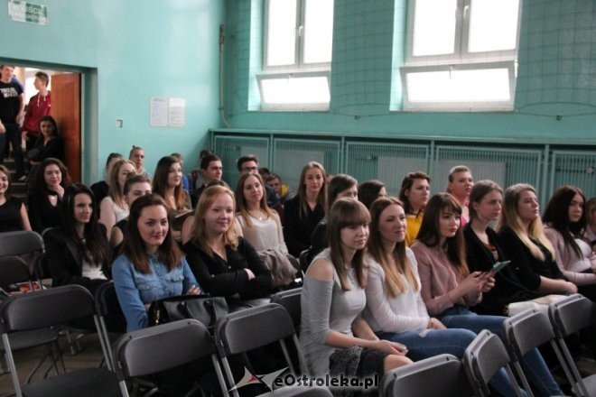 Zakończenie roku szkolnego klas maturalnych w ZSZ nr 2 [28.04.2017] - zdjęcie #4 - eOstroleka.pl