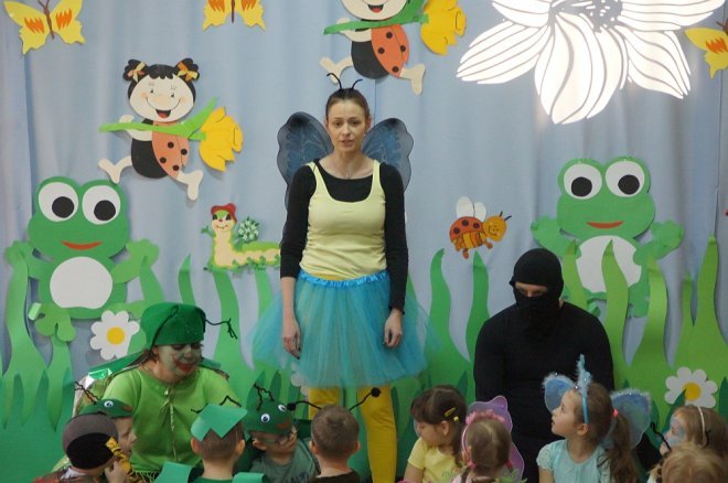 Spektakl o przygodach niesfornego Krzysia w wykonaniu przedszkolaków z Krainy Misiów [WIDEO, ZDJĘCIA] - zdjęcie #52 - eOstroleka.pl