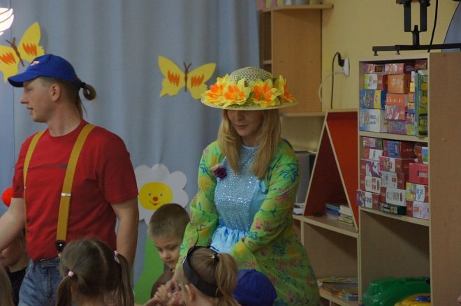 Spektakl o przygodach niesfornego Krzysia w wykonaniu przedszkolaków z Krainy Misiów [WIDEO, ZDJĘCIA] - zdjęcie #87 - eOstroleka.pl
