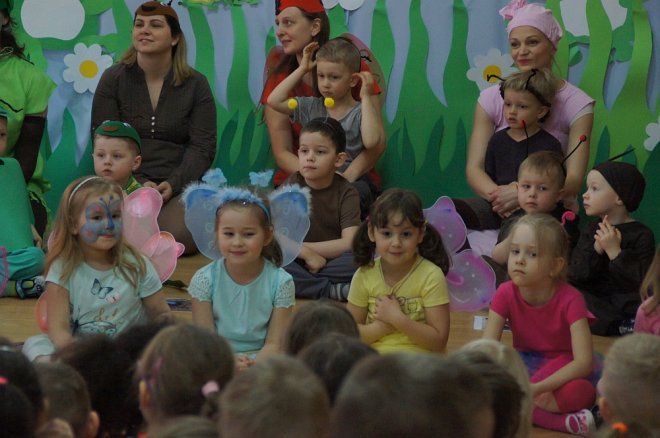 Spektakl o przygodach niesfornego Krzysia w wykonaniu przedszkolaków z Krainy Misiów [WIDEO, ZDJĘCIA] - zdjęcie #108 - eOstroleka.pl