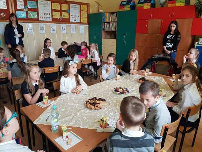 XX Międzyszkolny Konkurs Recytatorski Promyk Poezji [27.04.2017] - zdjęcie #2 - eOstroleka.pl