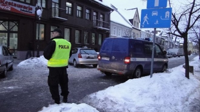 Kolizja z radiowozem (02.02.2010) - zdjęcie #6 - eOstroleka.pl