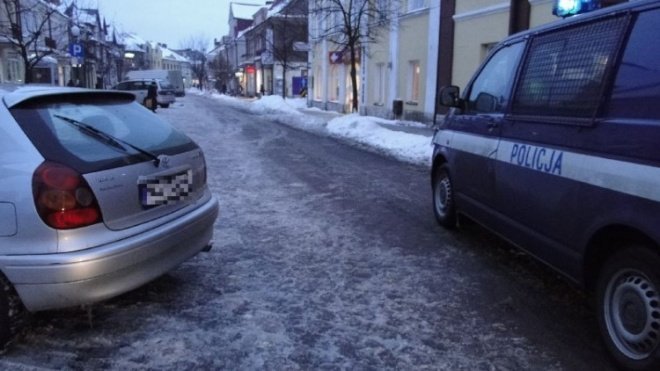 Kolizja z radiowozem (02.02.2010) - zdjęcie #2 - eOstroleka.pl
