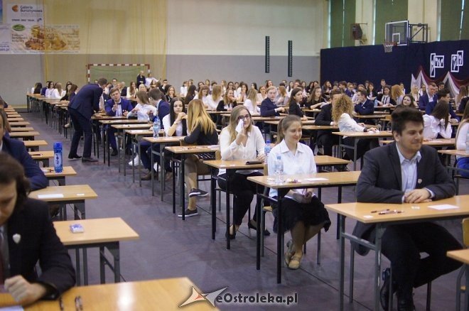 Ruszył maturalny maraton. Dziś egzamin z języka polskiego [ZDJĘCIA] - zdjęcie #26 - eOstroleka.pl