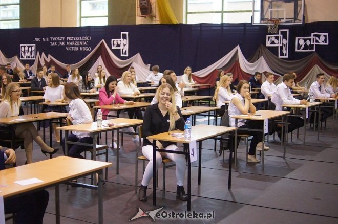 Ruszył maturalny maraton. Dziś egzamin z języka polskiego [ZDJĘCIA] - zdjęcie #25 - eOstroleka.pl