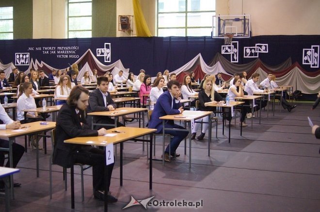Ruszył maturalny maraton. Dziś egzamin z języka polskiego [ZDJĘCIA] - zdjęcie #22 - eOstroleka.pl