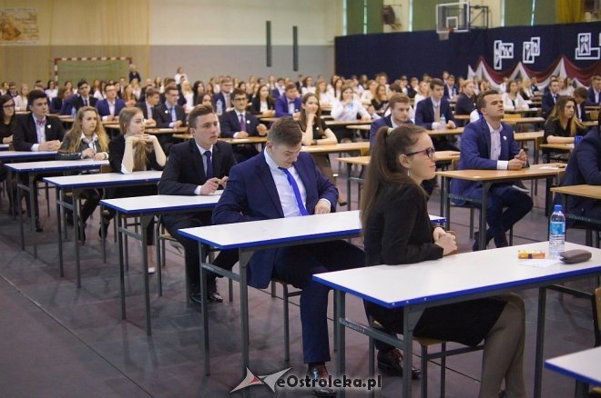 Ruszył maturalny maraton. Dziś egzamin z języka polskiego [ZDJĘCIA] - zdjęcie #19 - eOstroleka.pl